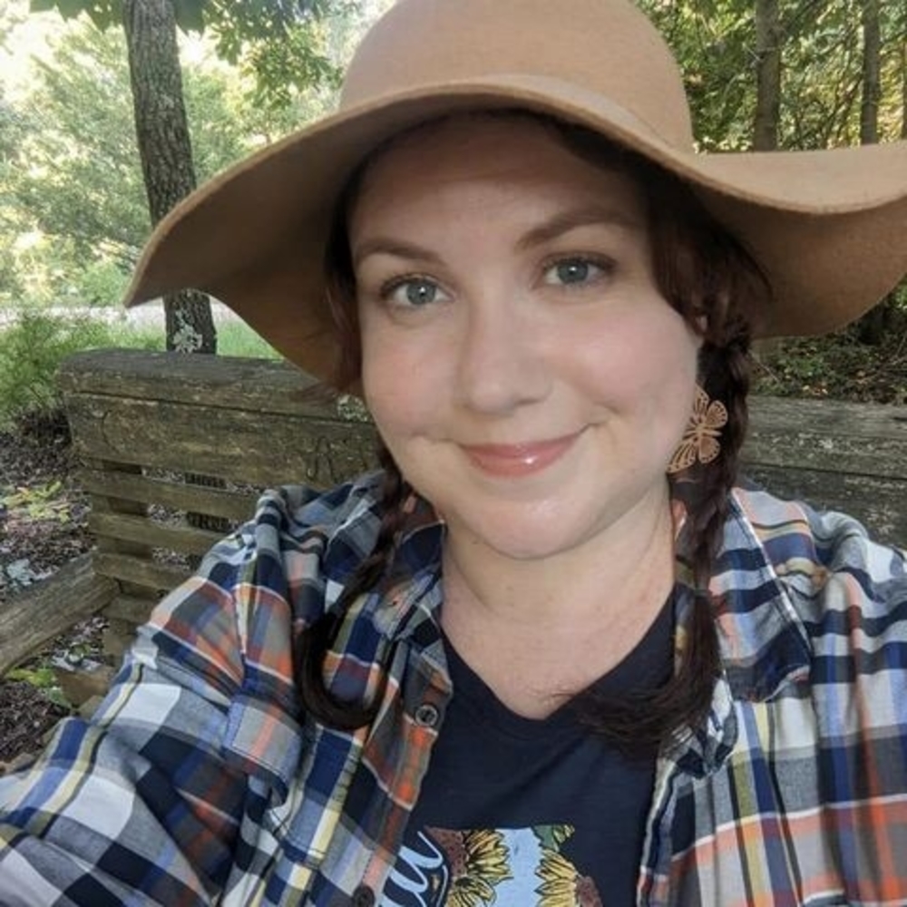 Meet your Posher, Angela